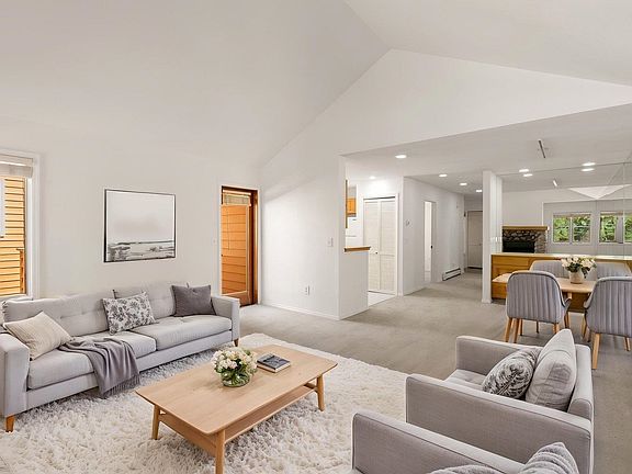 4th image of 120 Village Blvd #121