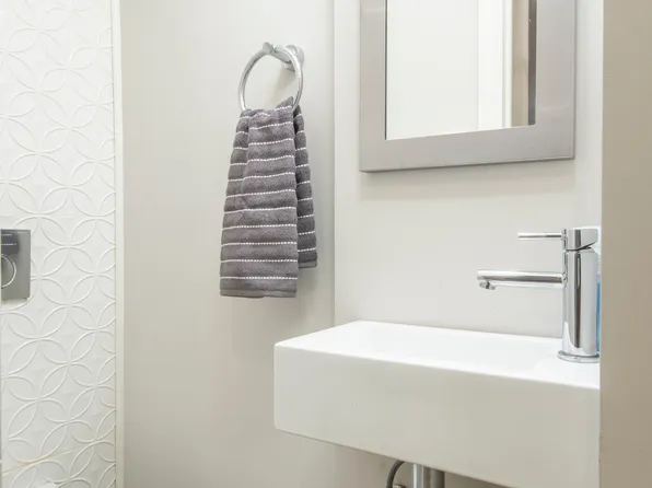 407 East 12th Street image 7 of 12