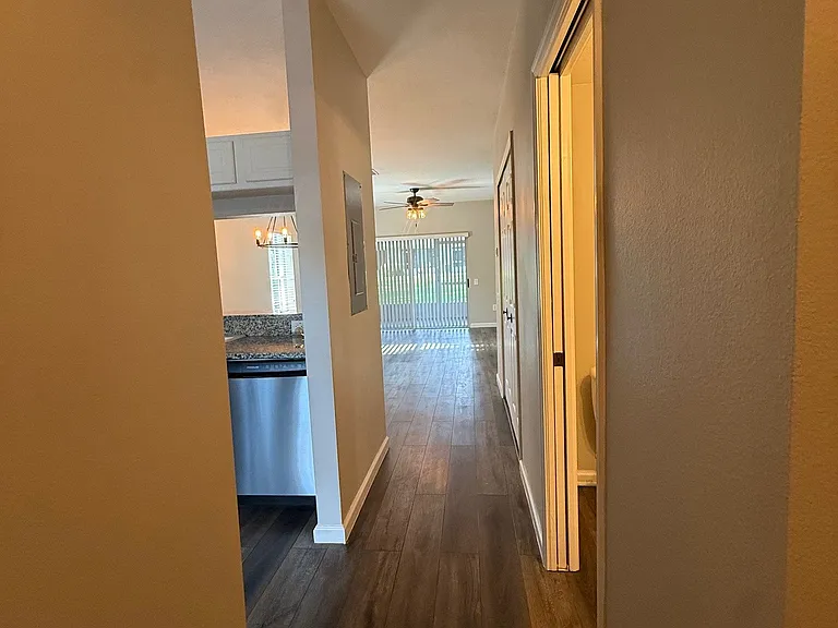 2880 Woodlands Park Ct #2880 — Photo 2