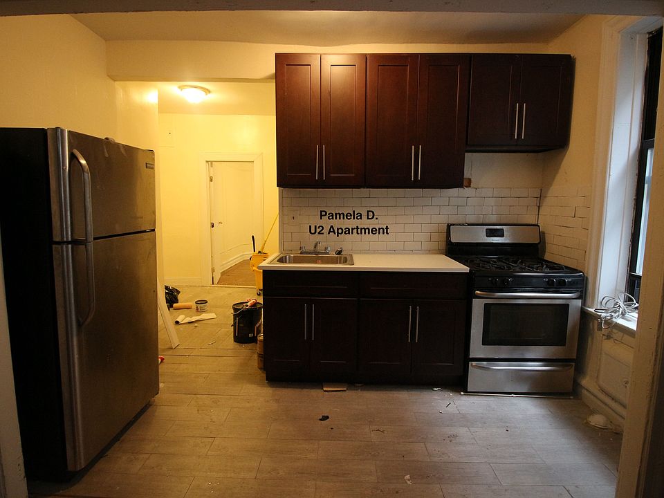 2nd image of 470 Montgomery St APT 3A