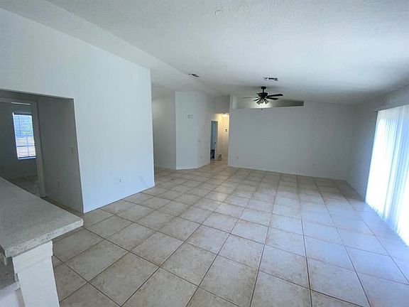 3rd image of 200 NE 6th Ave APT B