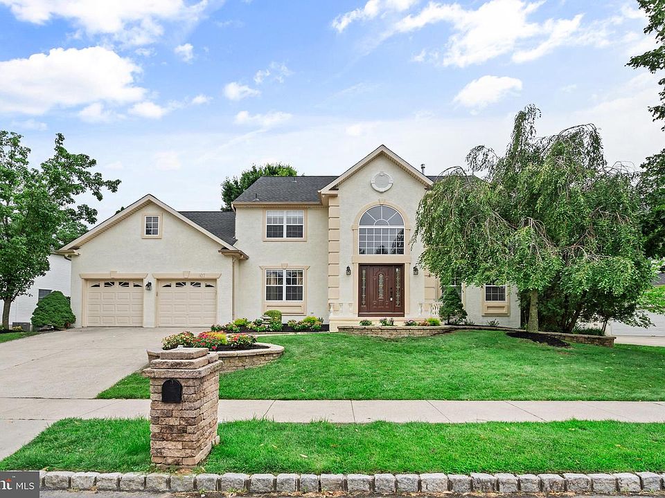 1st image of 107 Renaissance Dr