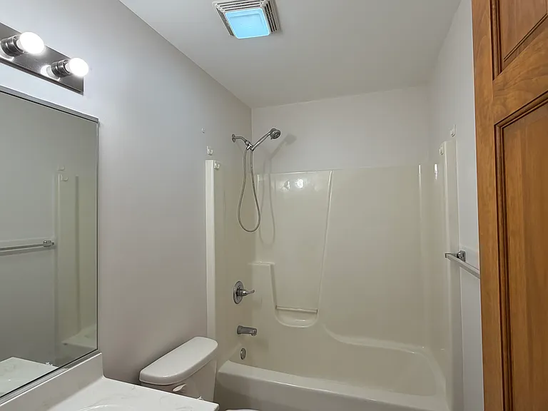 6387 Amanda Dr — Photo 10