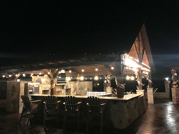 Eat in Style on Granite Bar.