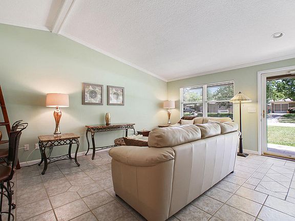 4th image of 167 Spicewood Cir E