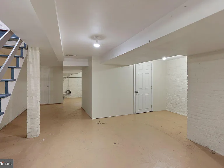 215 T St NE — Photo 23