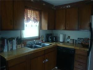 3rd image of 6939 Wellington Dr