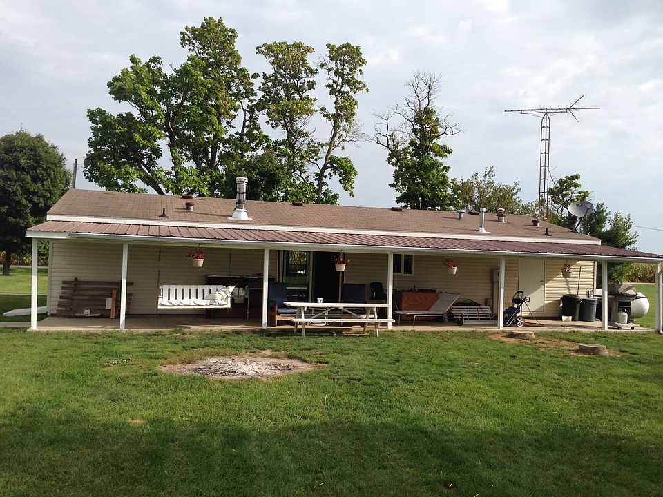 2nd image of 9687 Seibt Rd