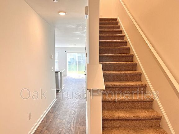3rd image of 192 Rosefield Ct
