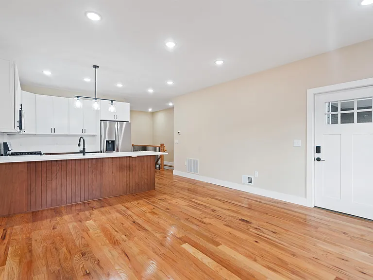 277 Pearsall Ave — Photo 4
