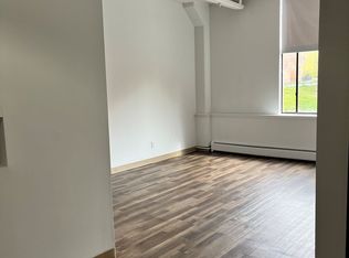 Stockbridge Court, Springfield, MA 01103