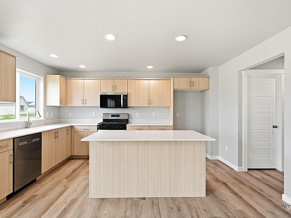 3rd image of 3084 N Porgy Way