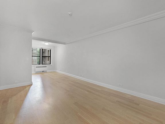 4th image of 108 W 15th St APT 3J