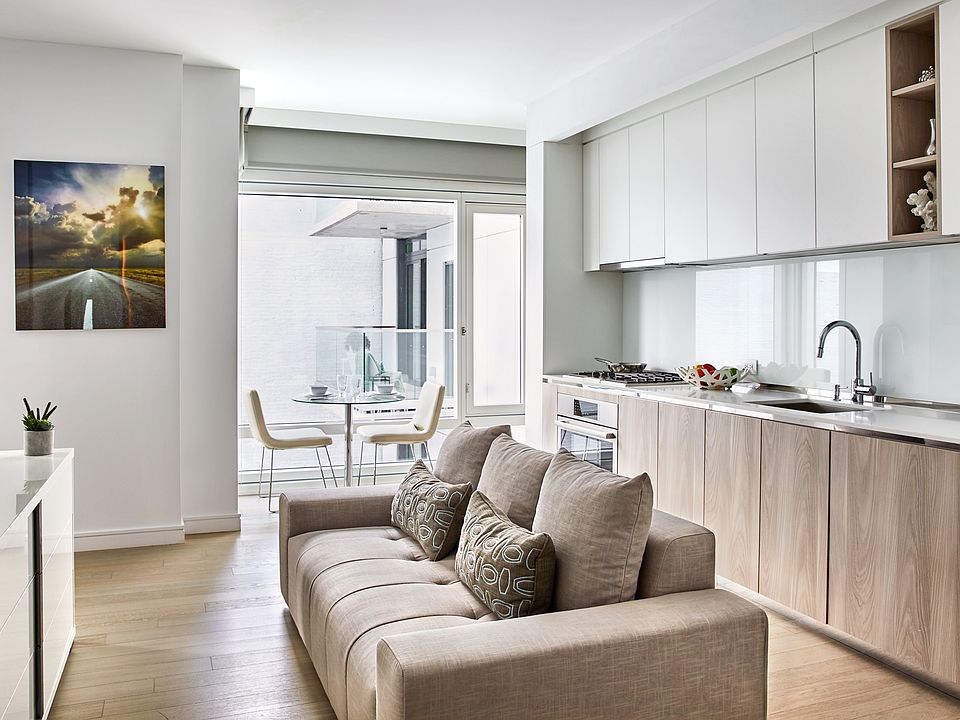 1st image of 555 W 43rd St #Penthouse 7