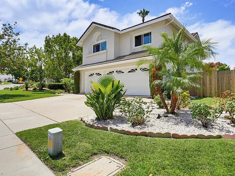 377 Moonstone Bay Dr — Photo 2