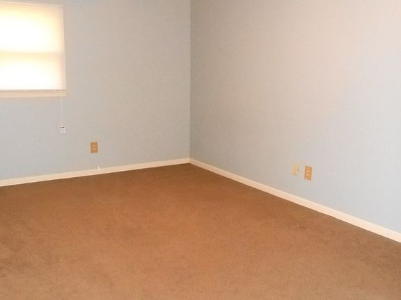 5th image of 4765 Worden Dr