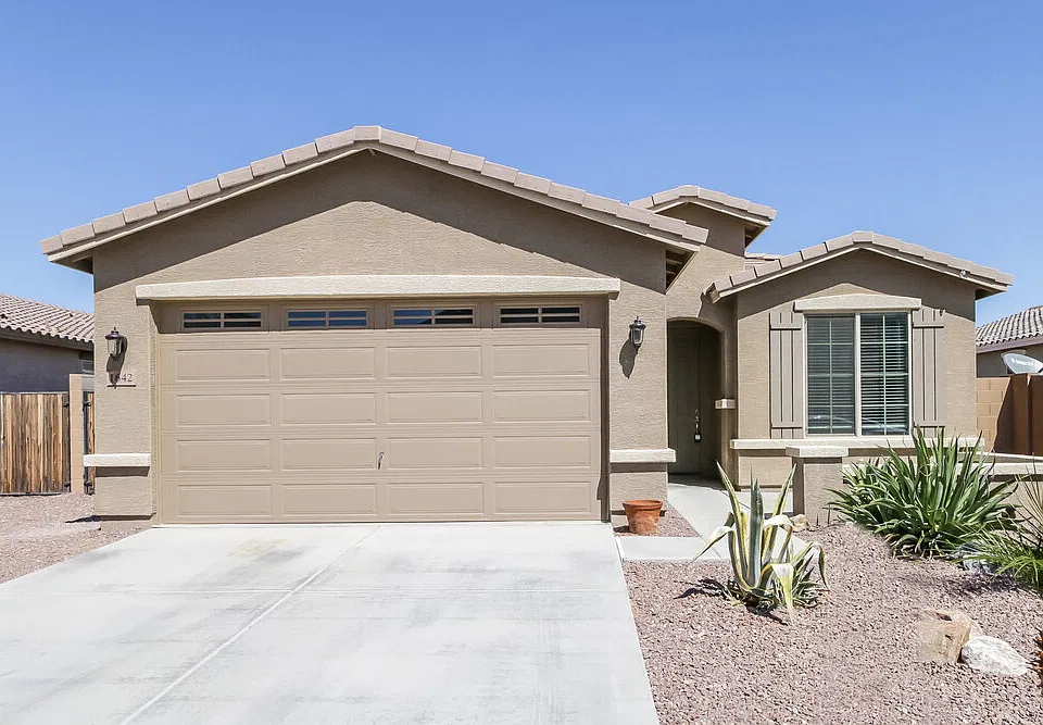 1642 W Desert Spring Way