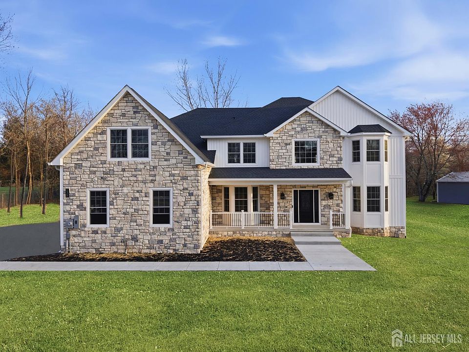 1st image of 3 Siena Pl