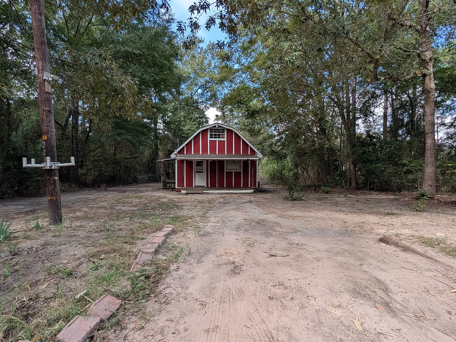3 bed, 968 sqft, $1,100 — Photo 2