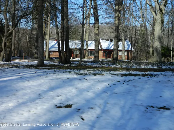 10755 Riverside Dr, Dimondale, MI 48821