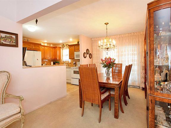 5th image of 2092 Central Dr S
