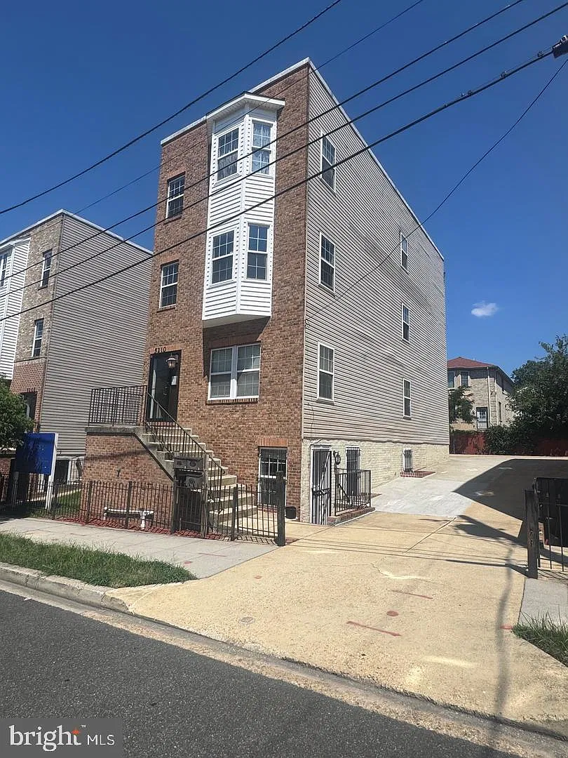 Marshall Heights — Photo 2