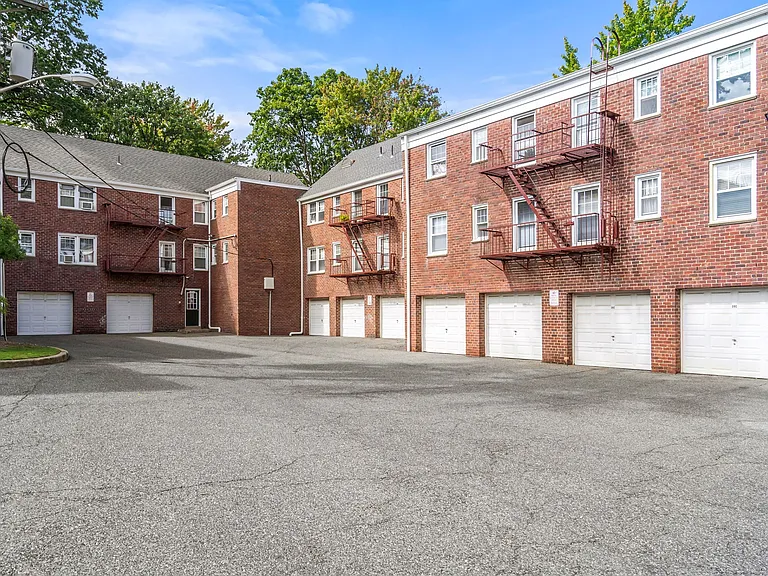 Styertowne Apartments — Photo 8