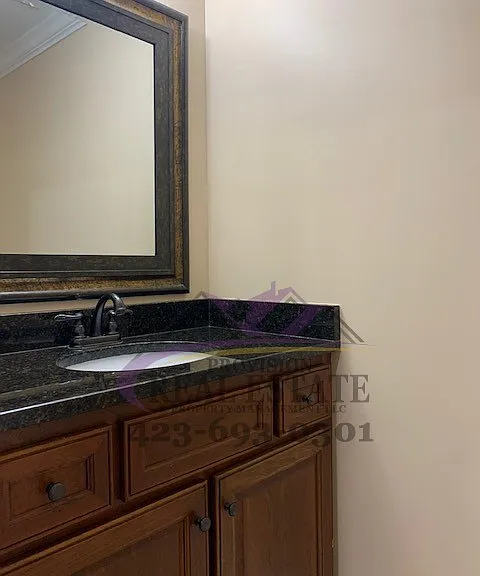 1715 Stonebriar Dr NE — Photo 8