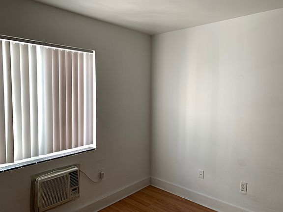 4th image of 1552 Meridian Ave APT 6