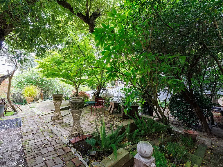 2398 Broadway St — Photo 93