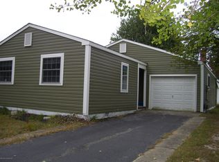 45 Rodhos St, Toms River, NJ 08757
