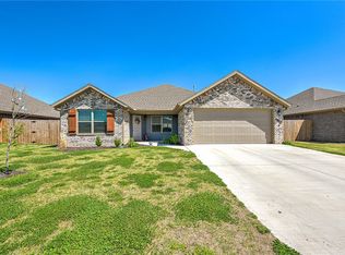 1040 Moonrise St, Centerton, AR 72713