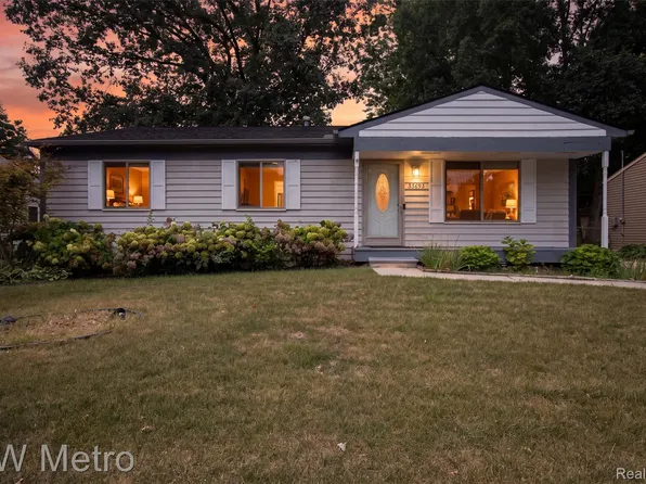 33693 Glen St, Westland, MI 48186