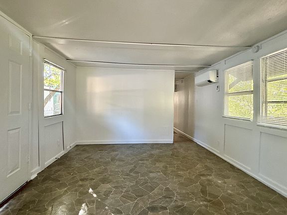 5th image of 307 E Cates St #600