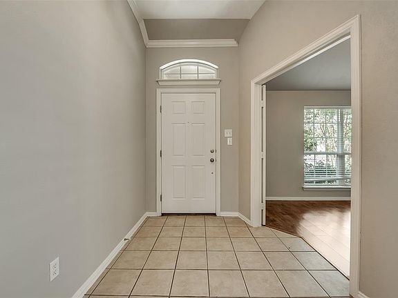 5th image of 1020 Crest Meadow Dr