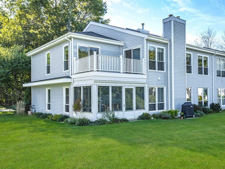 1st image of 90 Hampton Vista Dr