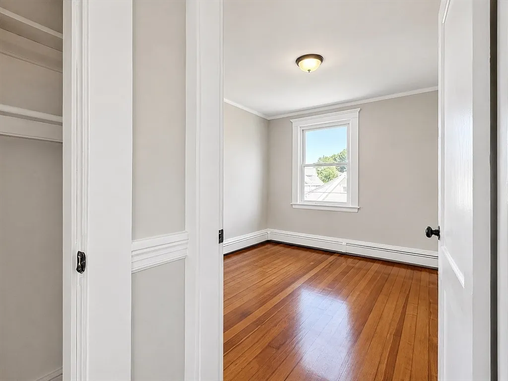 3 bed, 1.0 bath, 1170 sqft, $2,650 — Photo 3