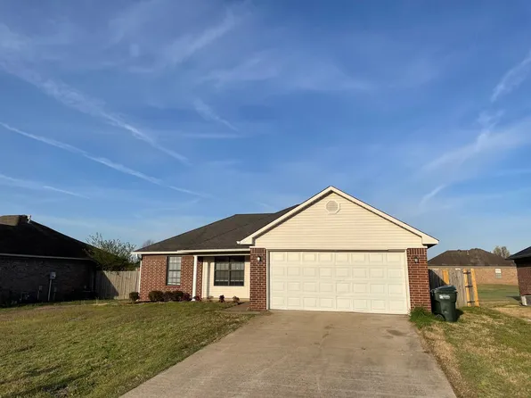 1415 Huebner St, Conway, AR 72032
