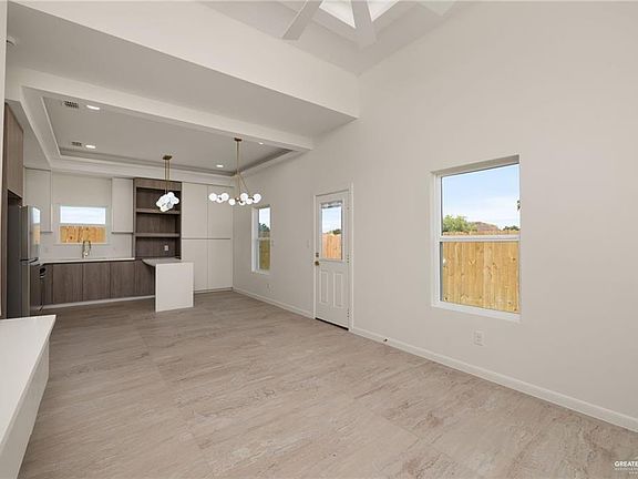 2nd image of 1408 W Samara #2