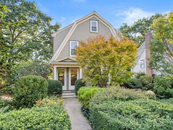 25-27 Lewis St, Newton, MA 02458