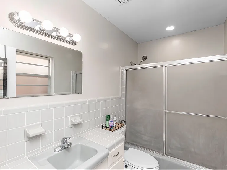 705 Bradford Dr — Photo 9