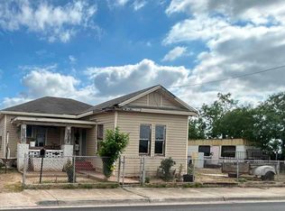 107 Water St, Laredo, TX 78040