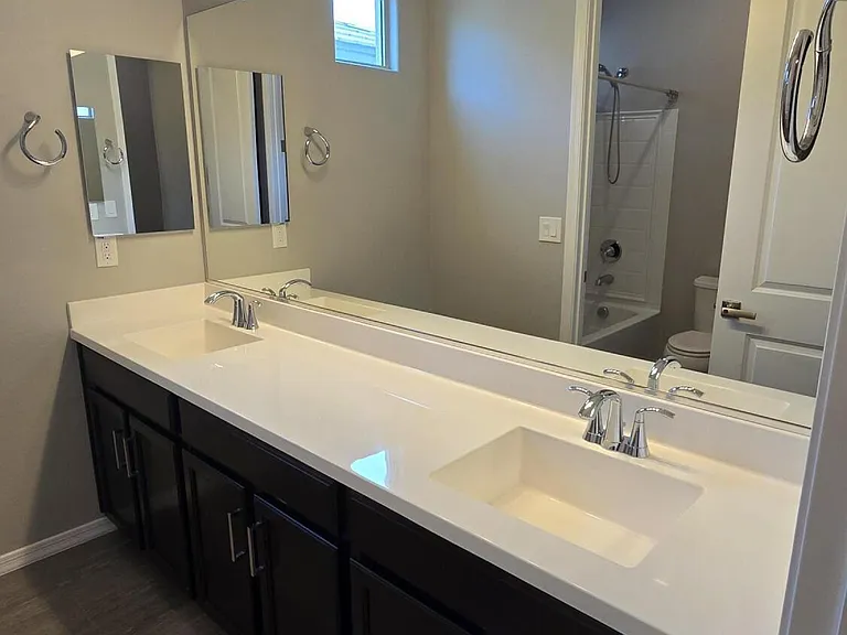 18351 W Mercer Ln — Photo 8