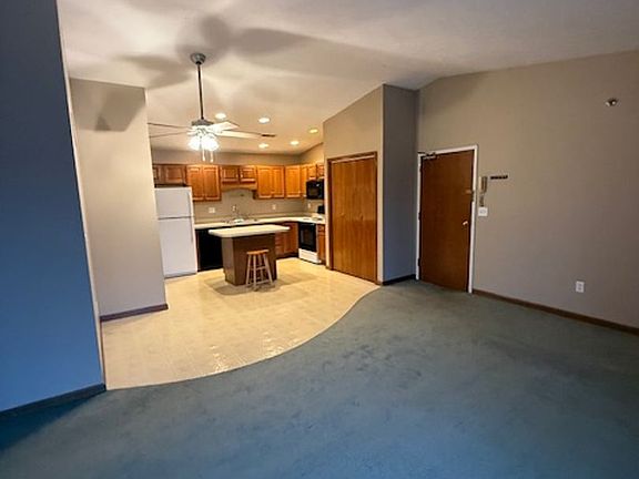 2nd image of 102-116 Goldenrod Dr