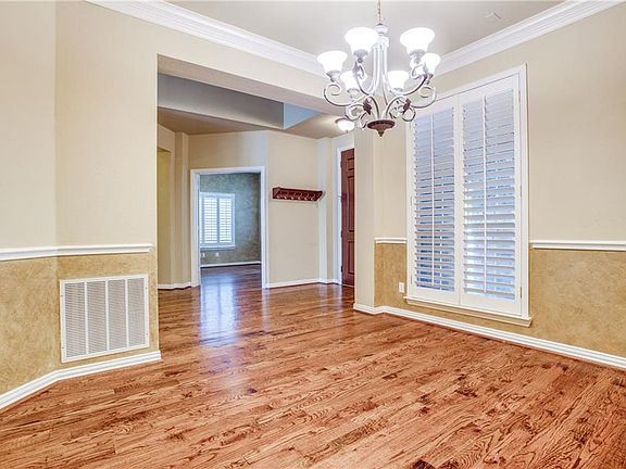 3rd image of 2116 Whitney Ln