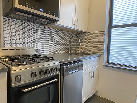 3rd image of 338 E 92nd St APT 32