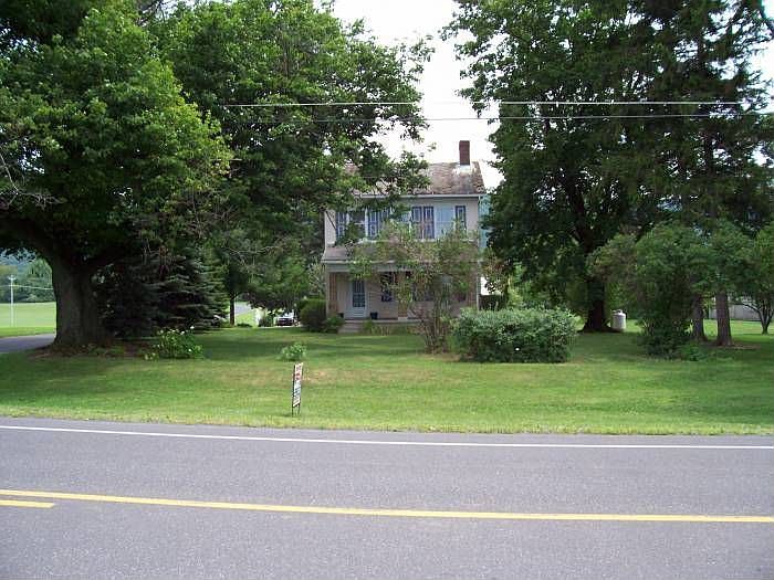 2nd image of 1708 Shingletown Rd