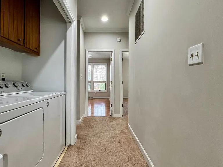 207 Forest View Ct — Photo 31