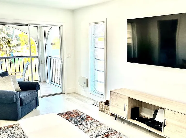 53 High Point Cir W #304 — Photo 3