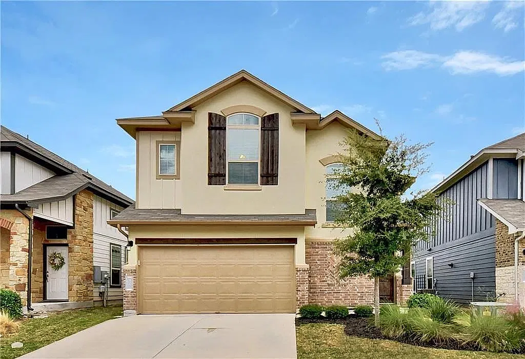 3 bed, 2.5 bath, 1888 sqft, $2,400 — Photo 1